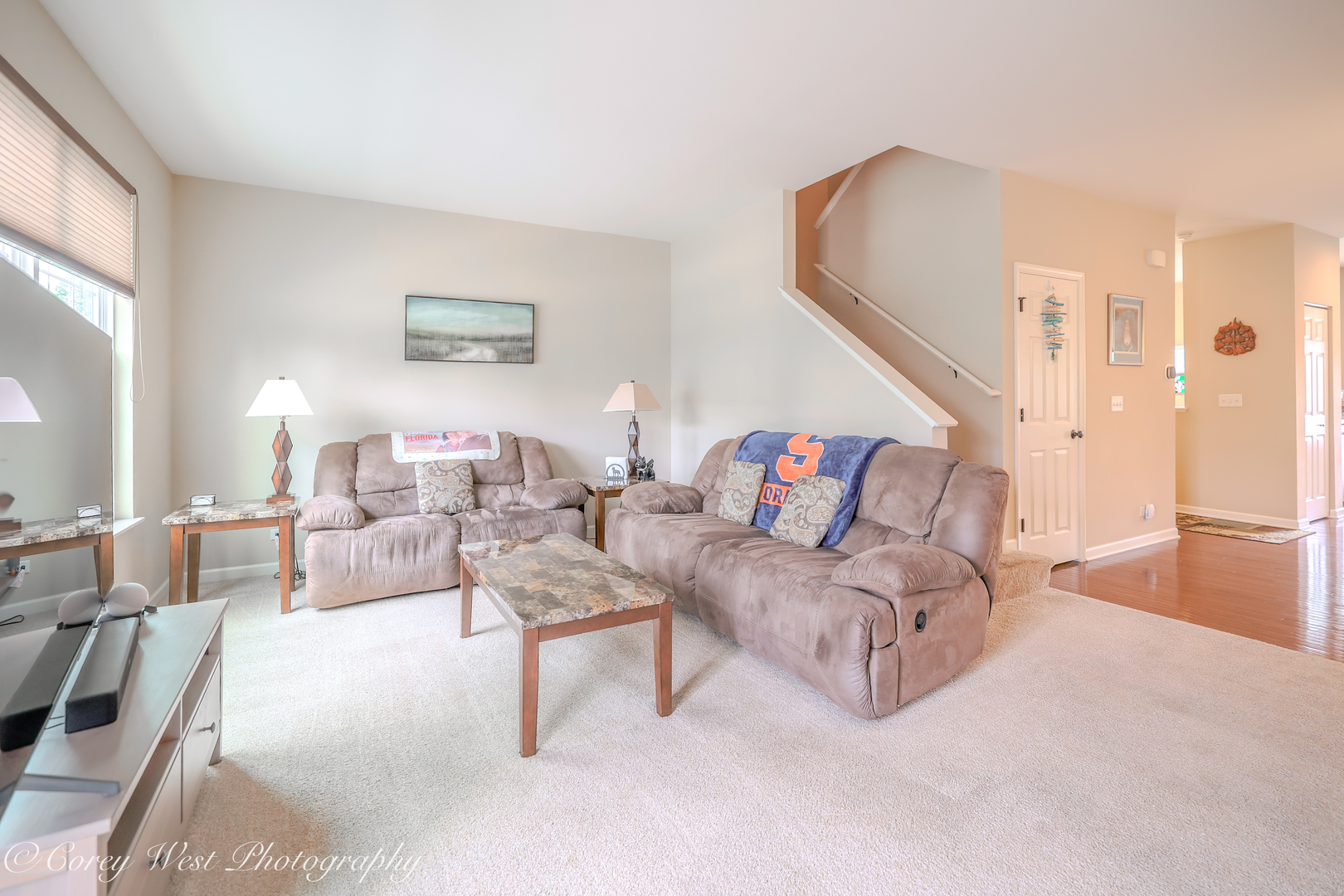 4062 Pompton Avenue Property Photo 16