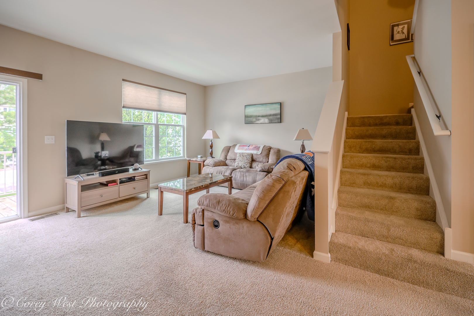 4062 Pompton Avenue Property Photo 17