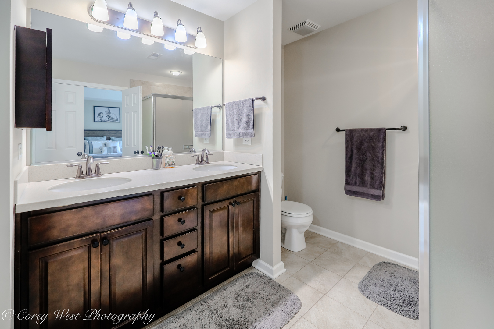 4062 Pompton Avenue Property Photo 28