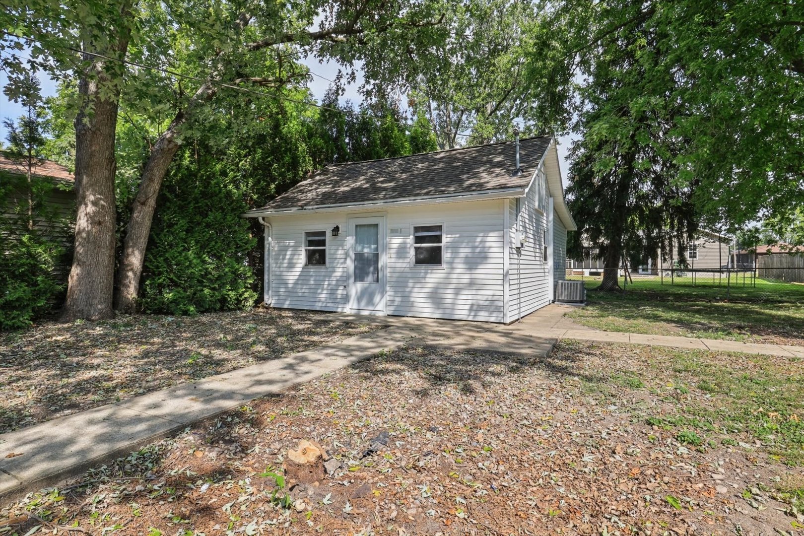 604 E Houghton Street Property Photo 3