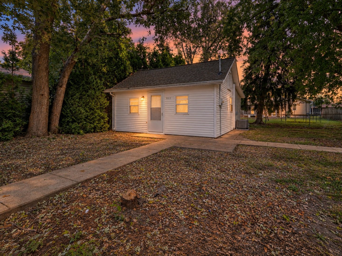 604 E Houghton Street Property Photo 4