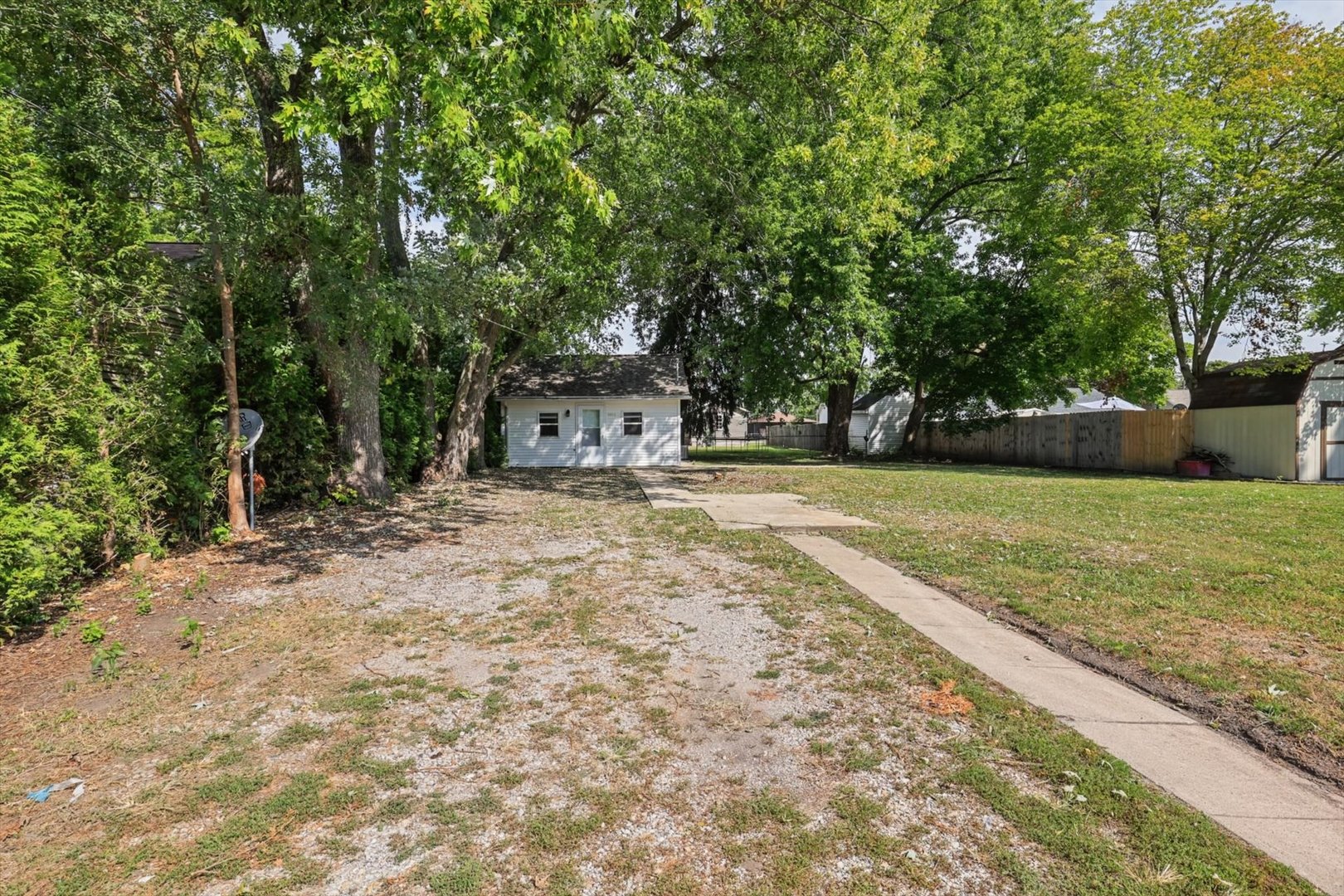 604 E Houghton Street Property Photo 8