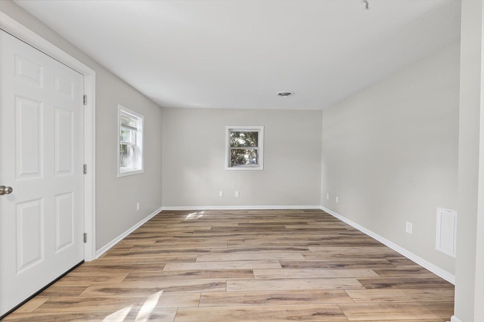 604 E Houghton Street Property Photo 10