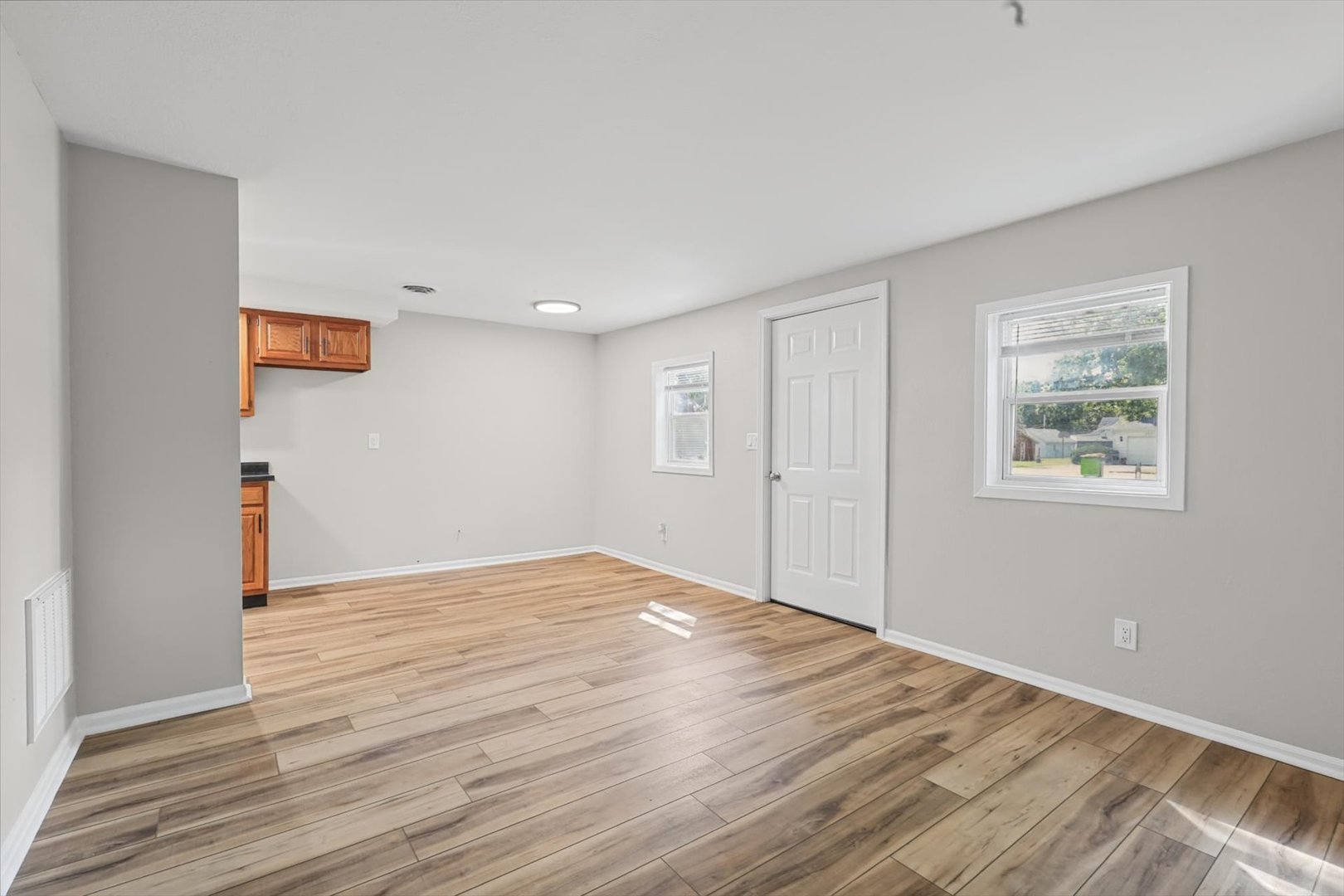 604 E Houghton Street Property Photo 11