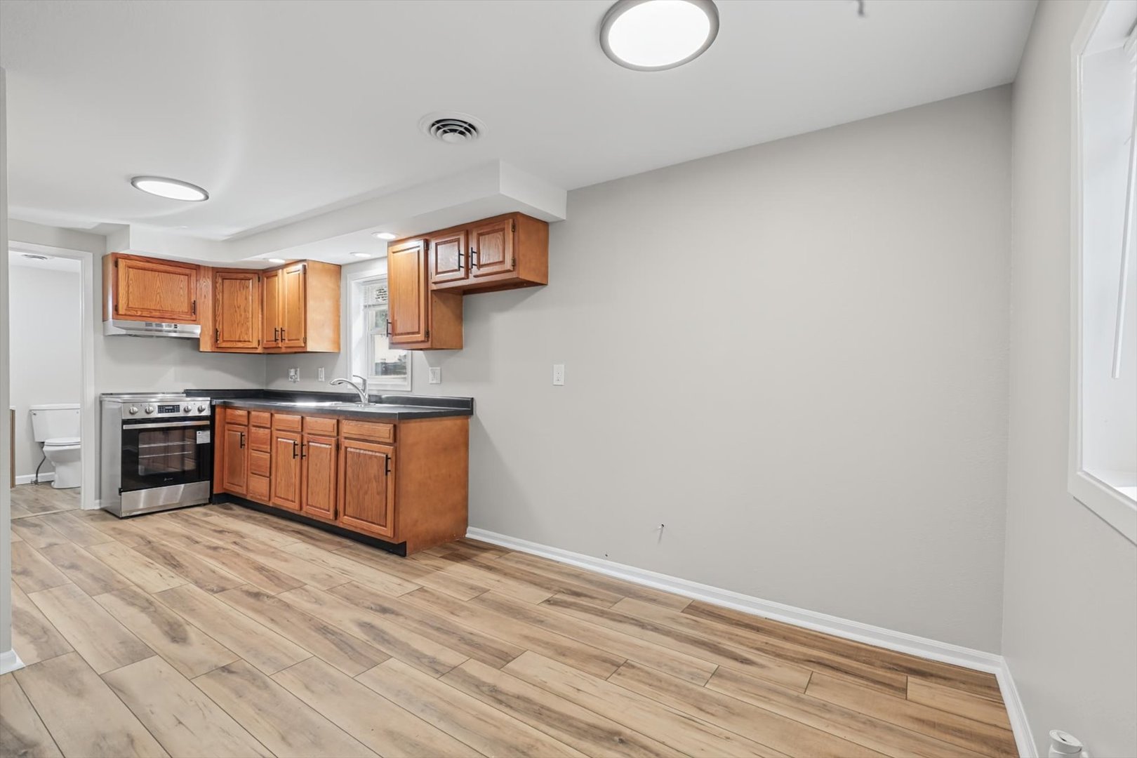 604 E Houghton Street Property Photo 14
