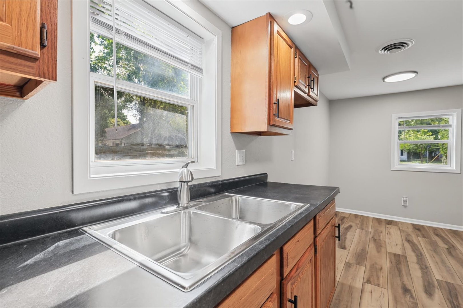 604 E Houghton Street Property Photo 19