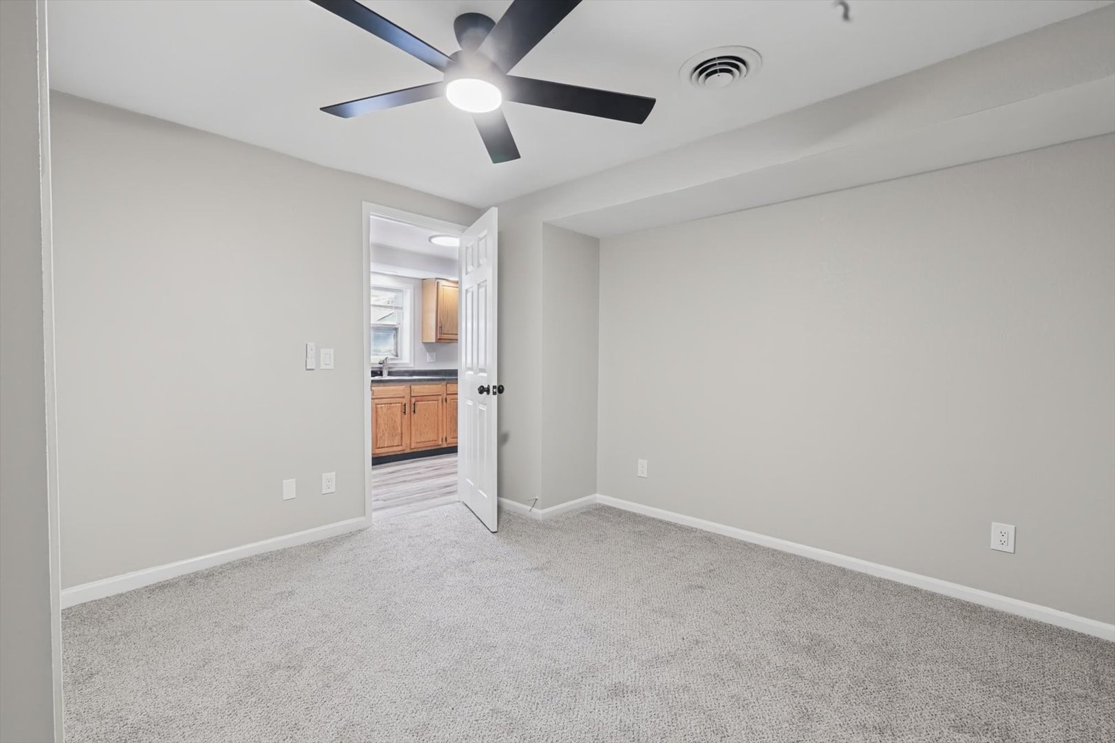 604 E Houghton Street Property Photo 26