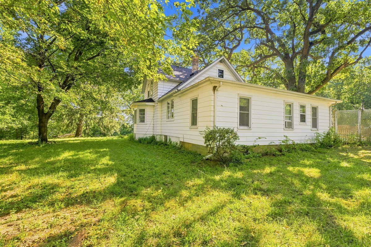 39132 N Mound Avenue Property Photo 1