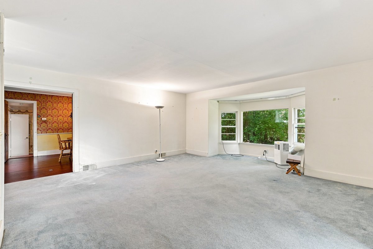 39132 N Mound Avenue Property Photo 5