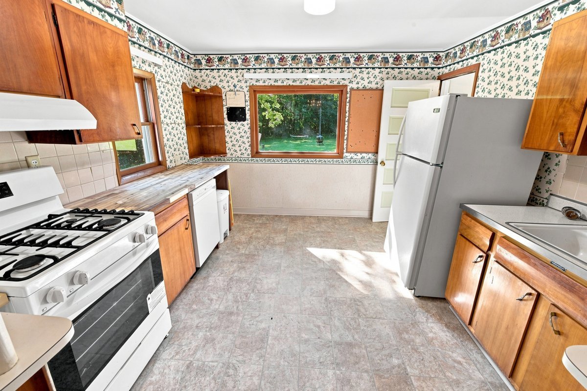 39132 N Mound Avenue Property Photo 9