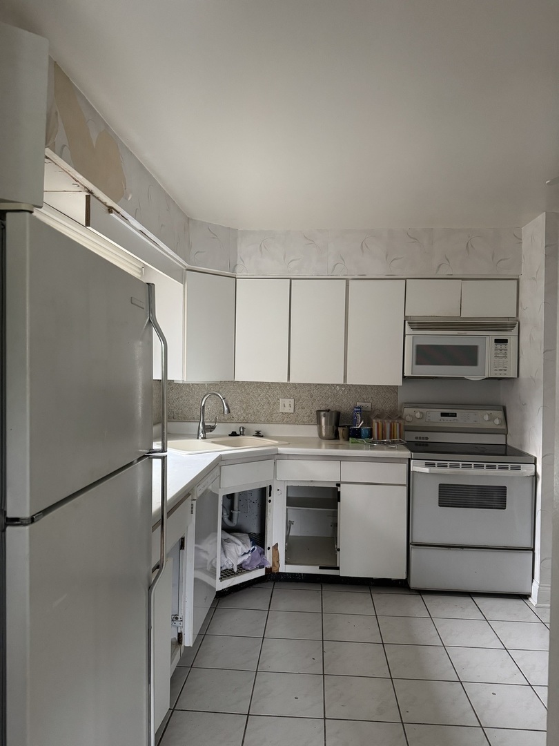 9374 Landings Lane 201 Property Photo 2