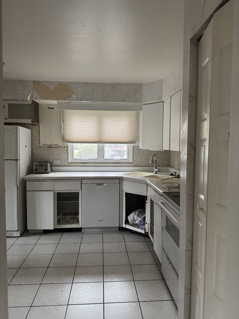 9374 Landings Lane 201 Property Photo 3