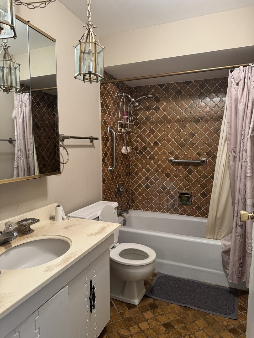 9374 Landings Lane 201 Property Photo 5