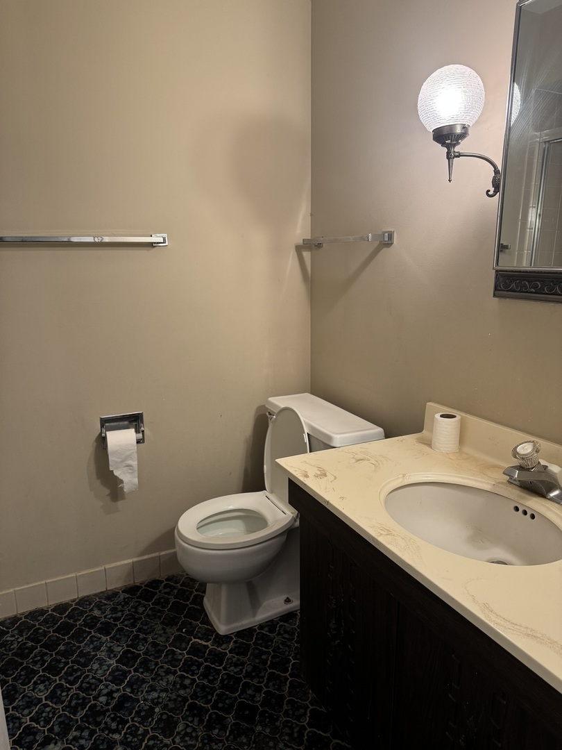 9374 Landings Lane 201 Property Photo 6
