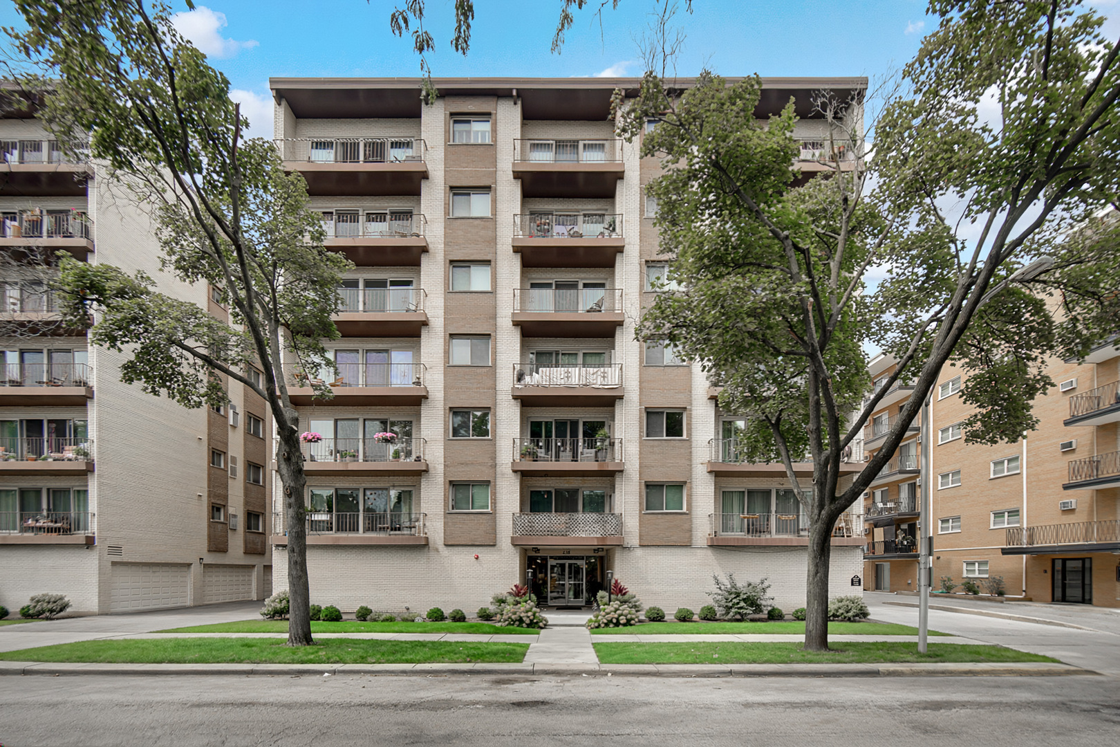235 Marengo Avenue 3e Property Photo 1