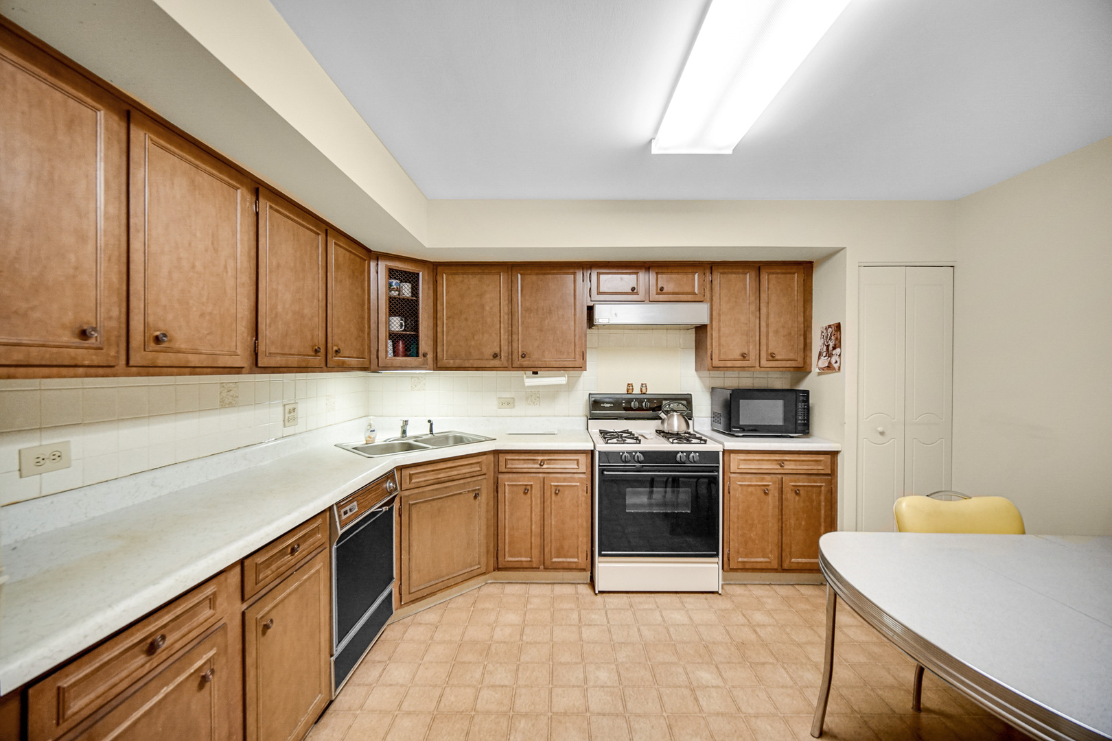 235 Marengo Avenue 3e Property Photo 12