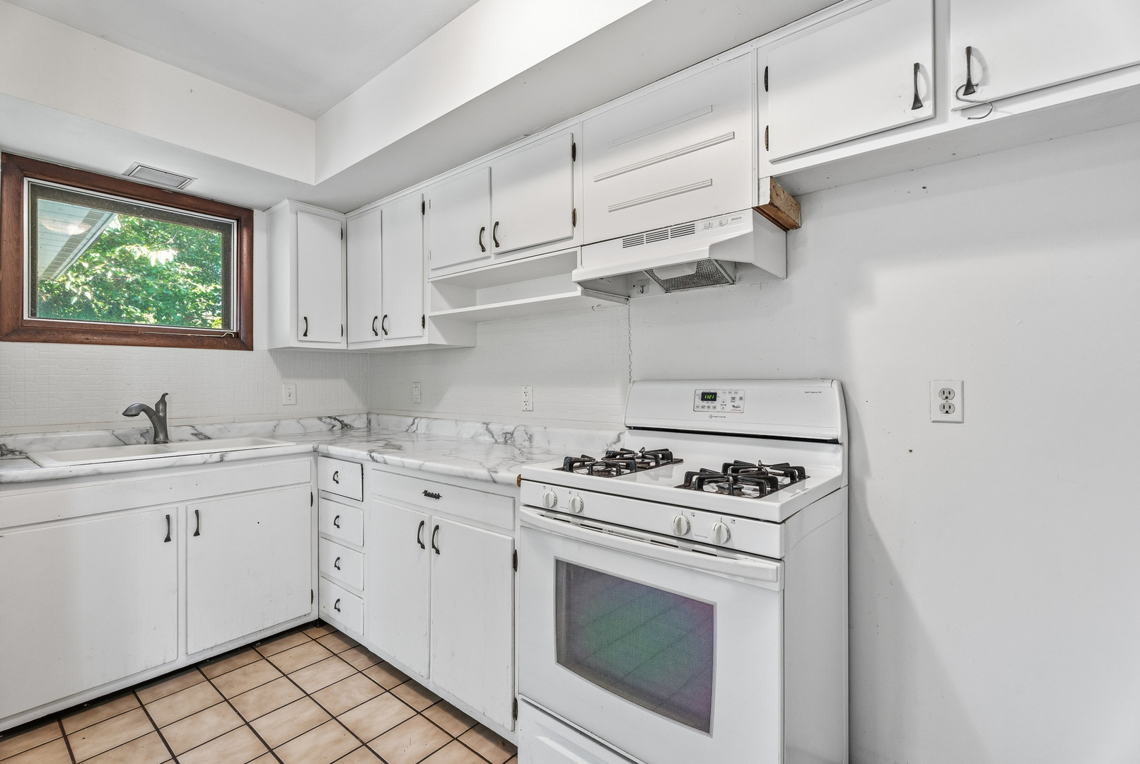 106 Thornton Street Property Photo 2