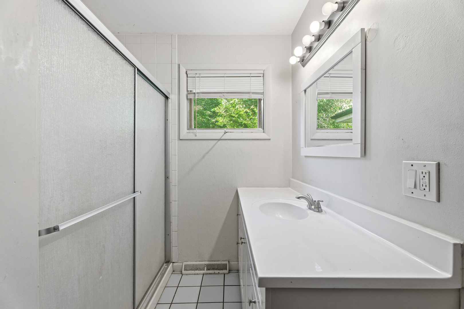 106 Thornton Street Property Photo 12