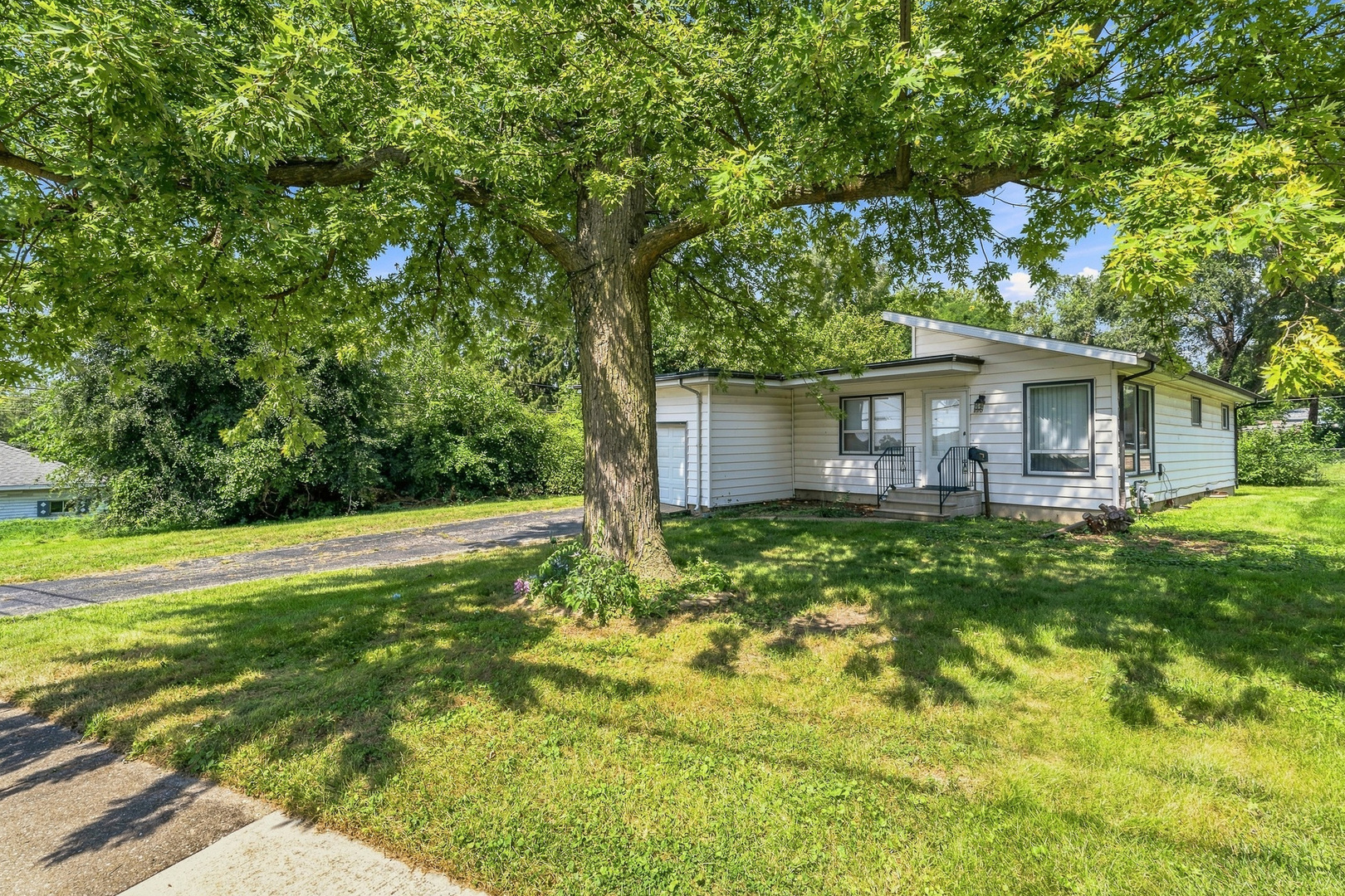 106 Thornton Street Property Photo 32