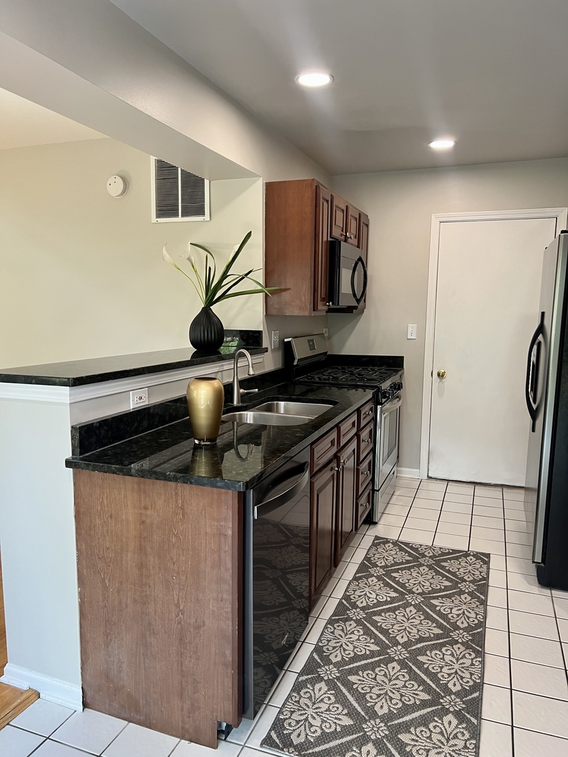 1560 E Chivalry Court Property Photo 12