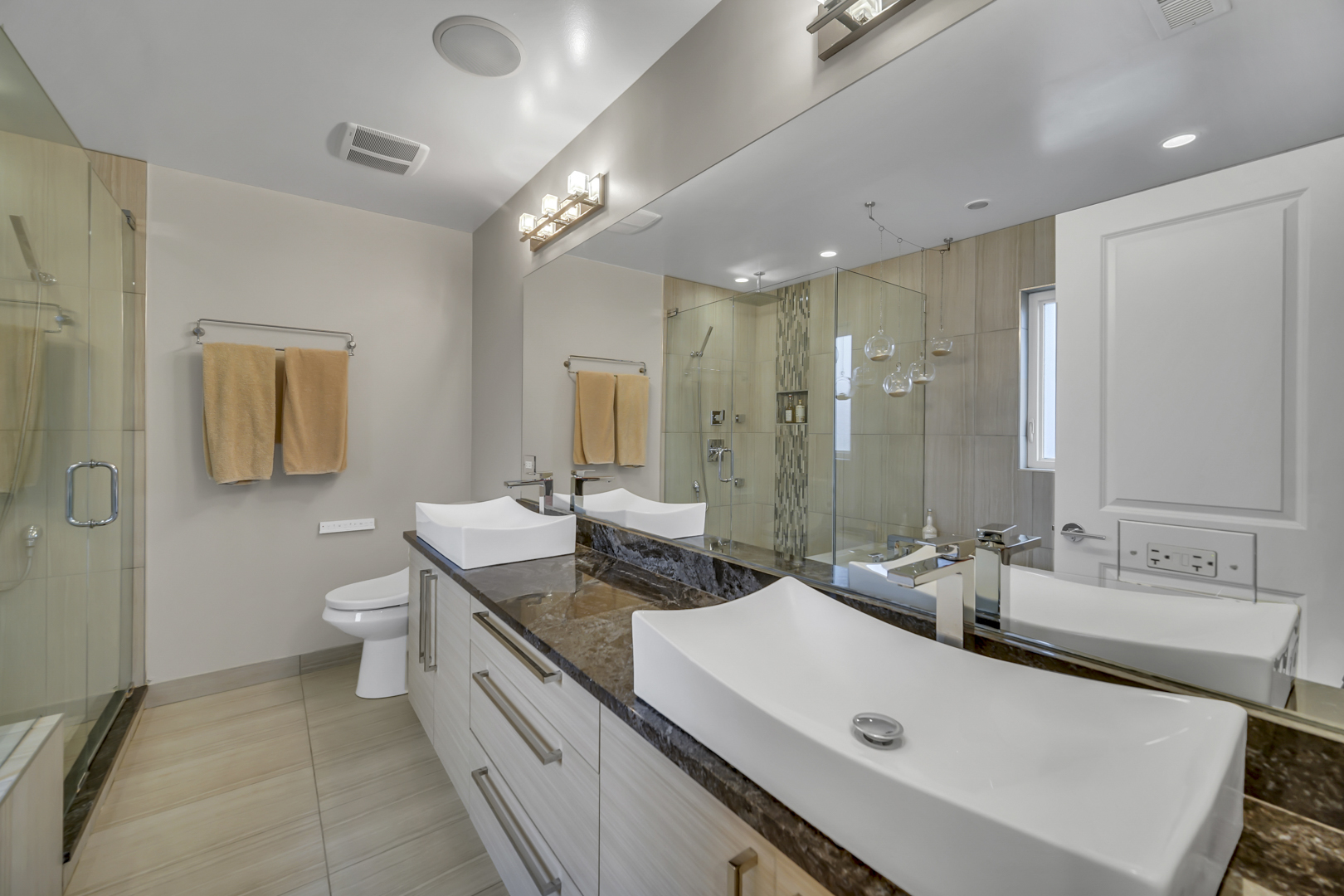 4304 N Overhill Avenue Property Photo 13