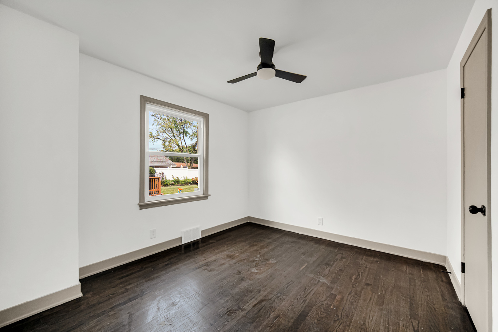 18419 Gottschalk Avenue Property Photo 9