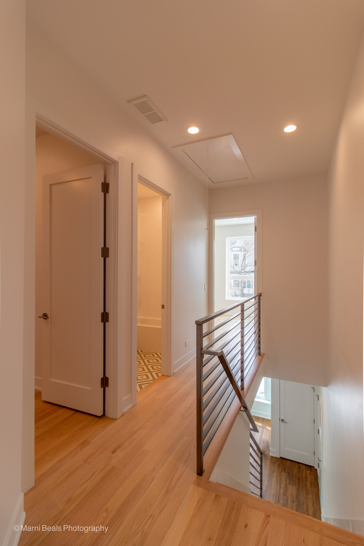 6747 S Langley Avenue Property Photo 14
