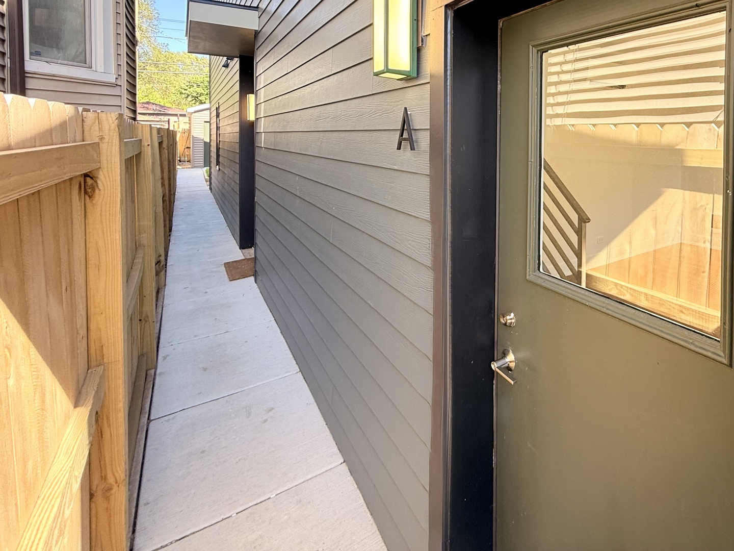 6747 S Langley Avenue Property Photo 18