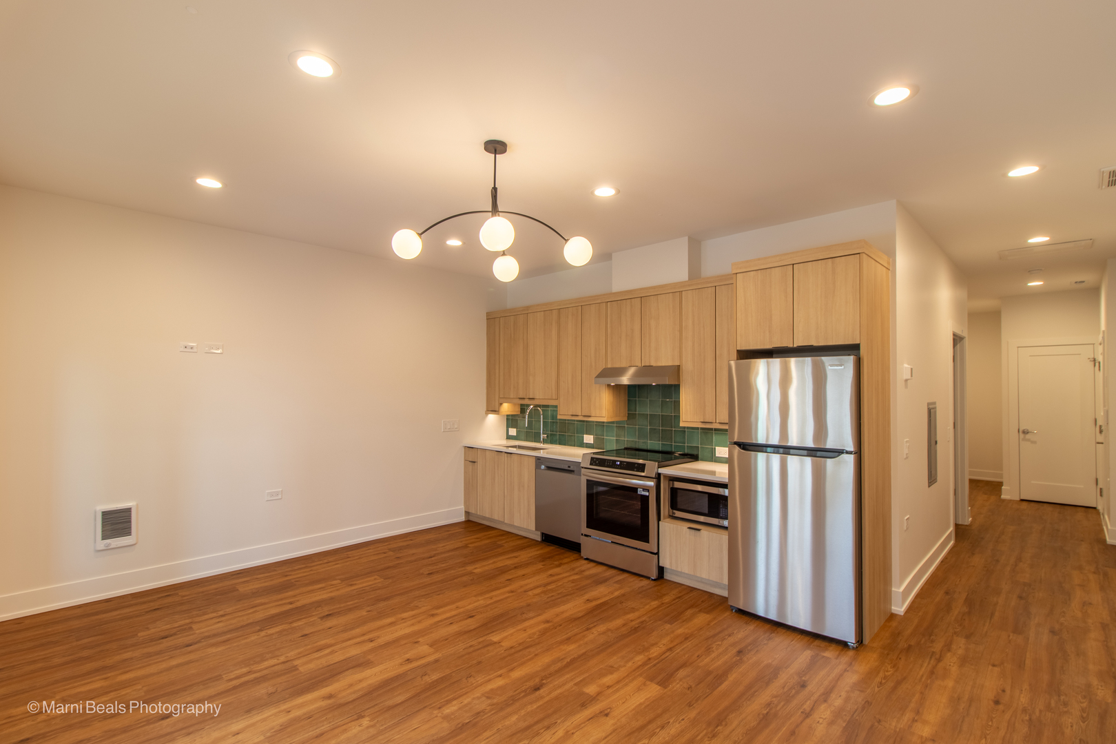 6747 S Langley Avenue Property Photo 29