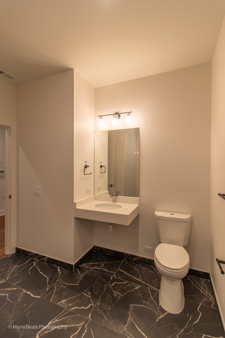 6747 S Langley Avenue Property Photo 32