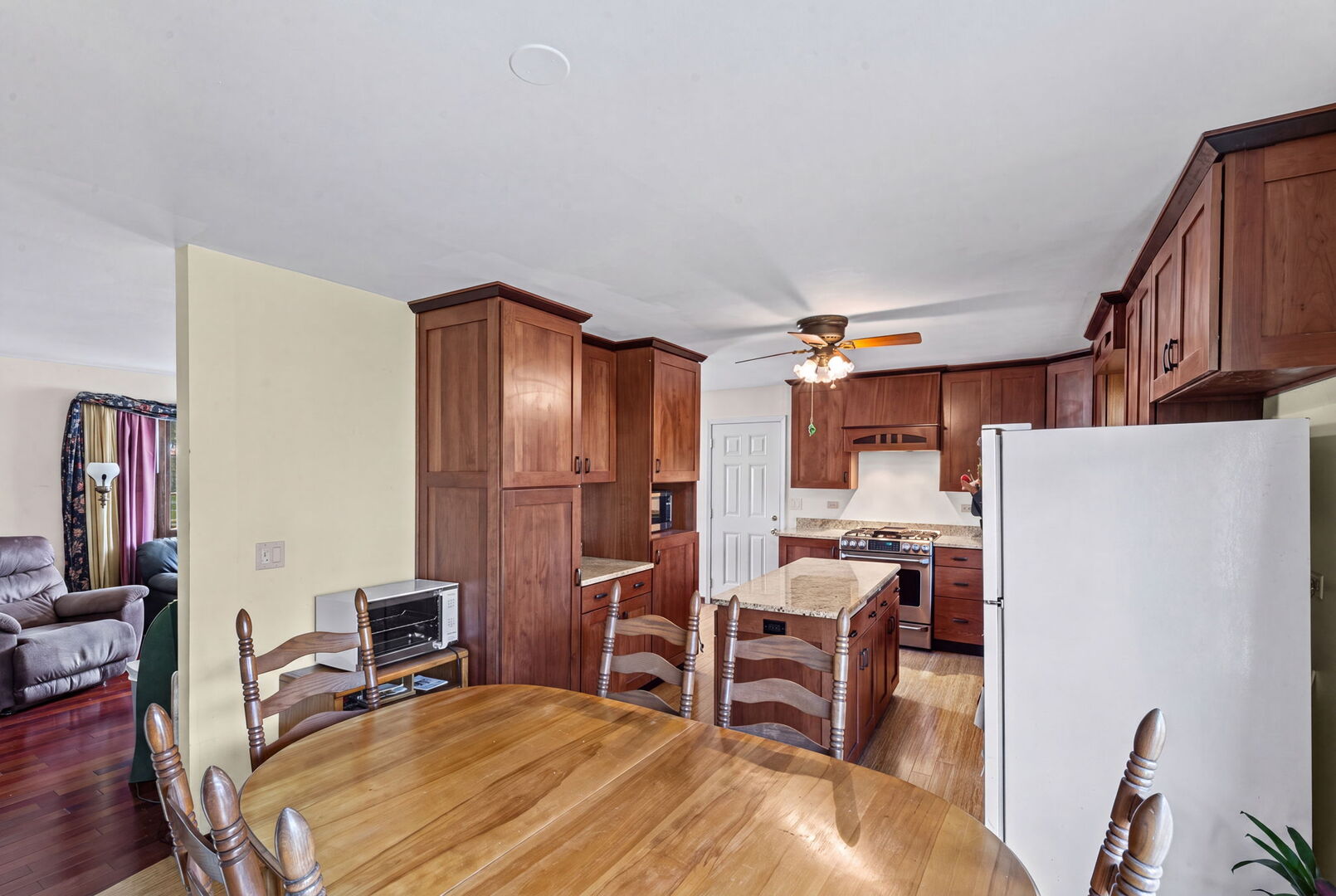 645 Flagstaff Lane Property Photo 7