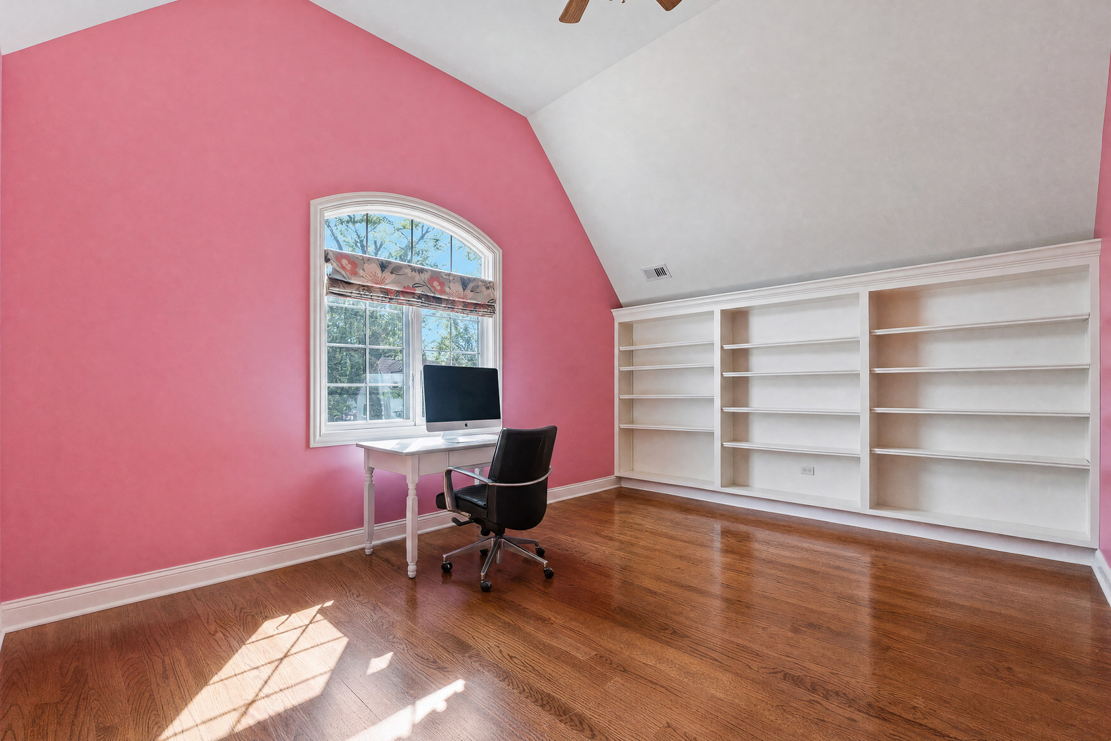 9304 Sproat Street Property Photo 21