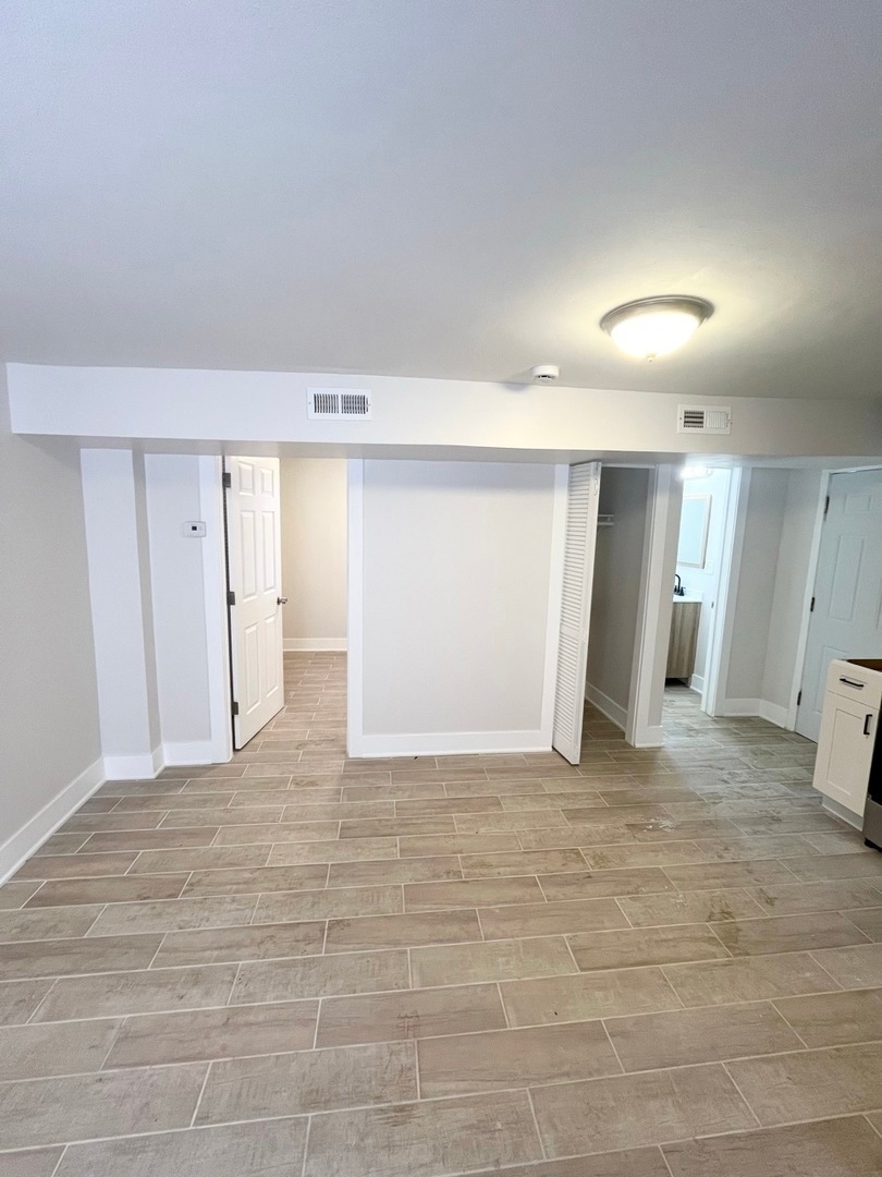 2633 S Christiana Avenue Ch1 Property Photo 5