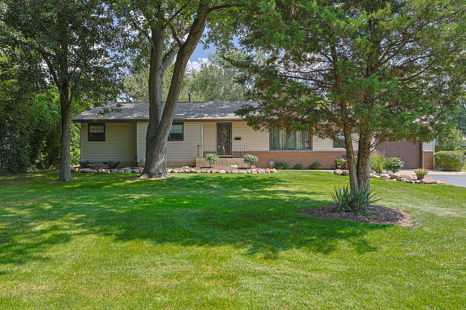 824 Ogden Road Property Photo 3