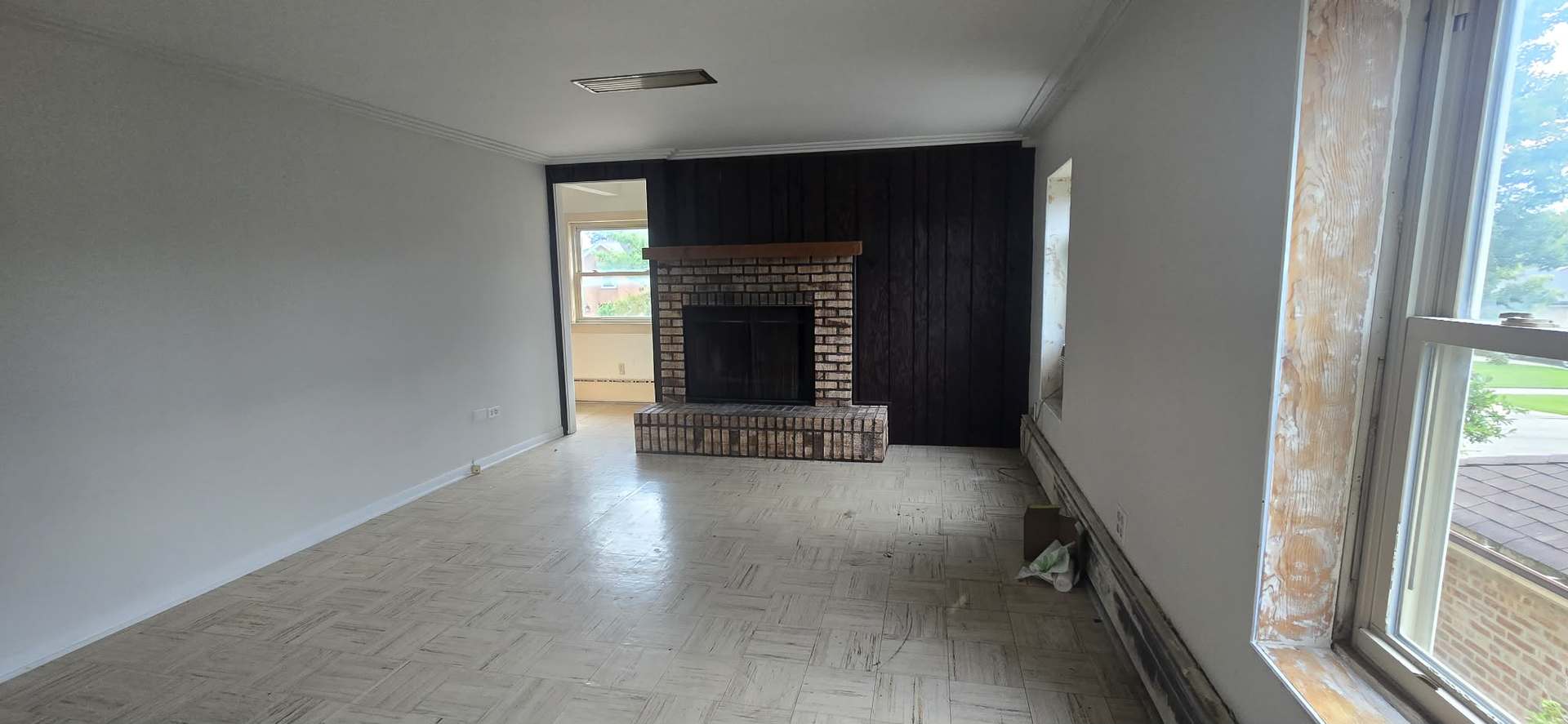8118 N Ozark Avenue Property Photo 2