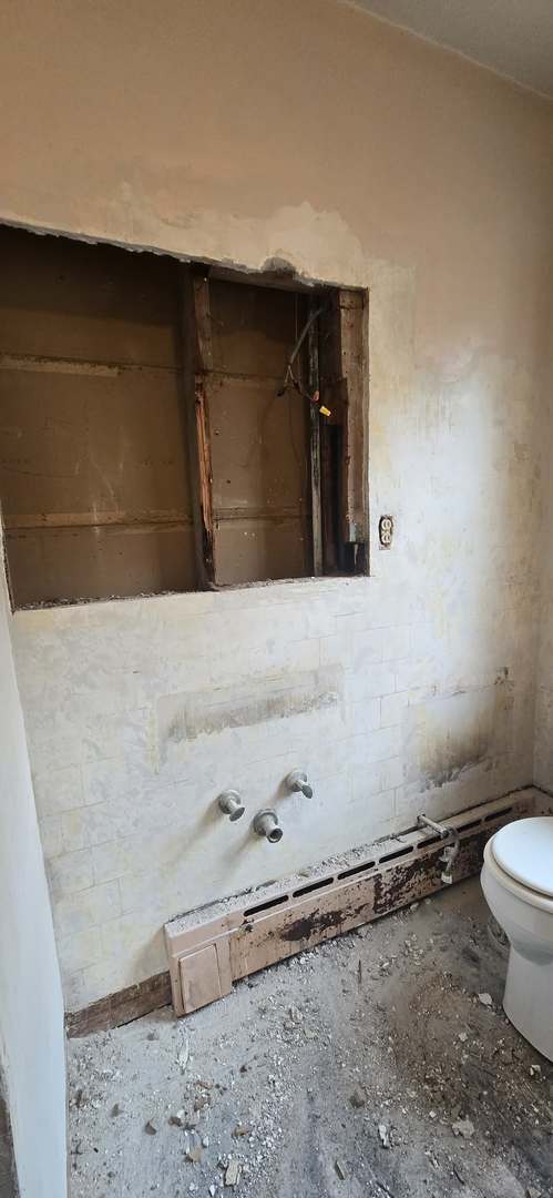 8118 N Ozark Avenue Property Photo 7