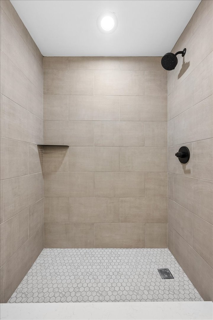 2601 N California Avenue 8 Property Photo 11