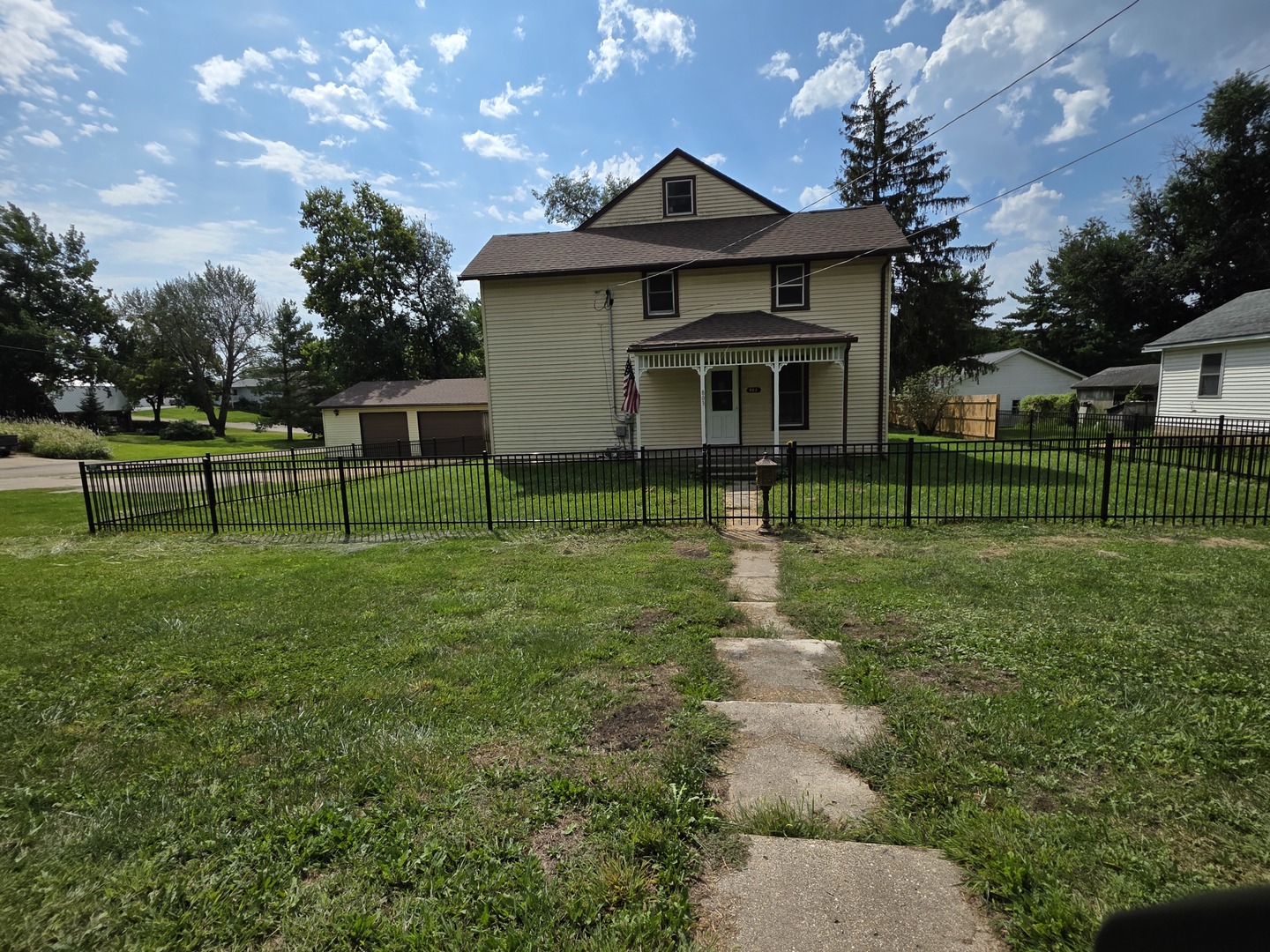 803 Monroe Street Property Photo 4
