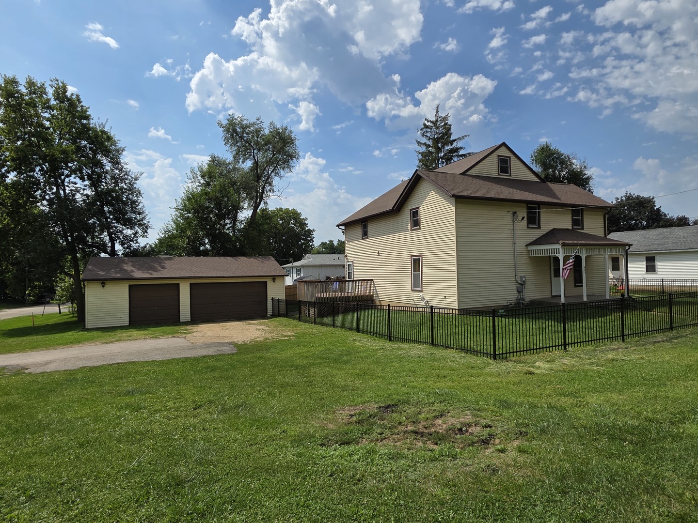 803 Monroe Street Property Photo 8