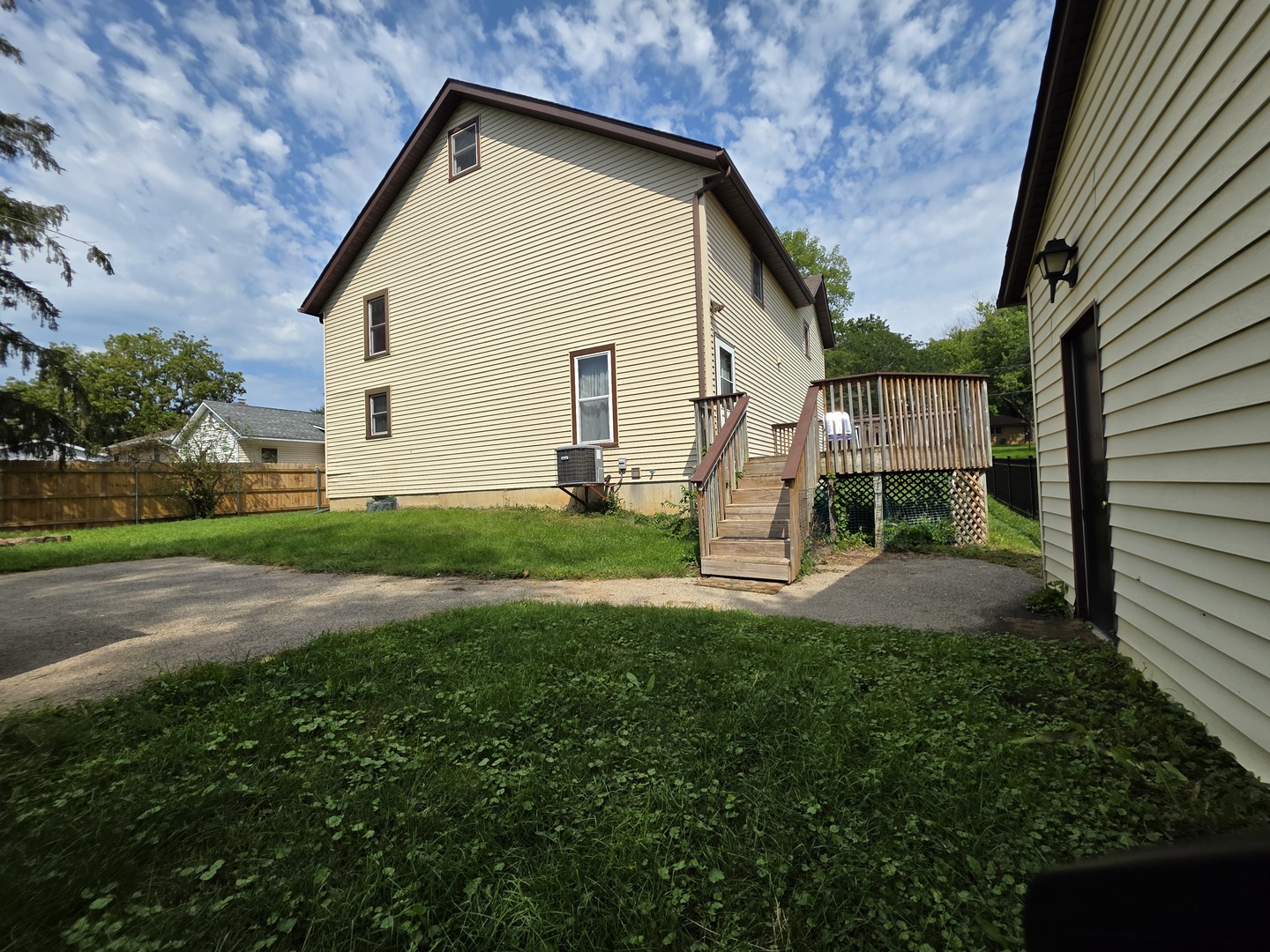 803 Monroe Street Property Photo 9