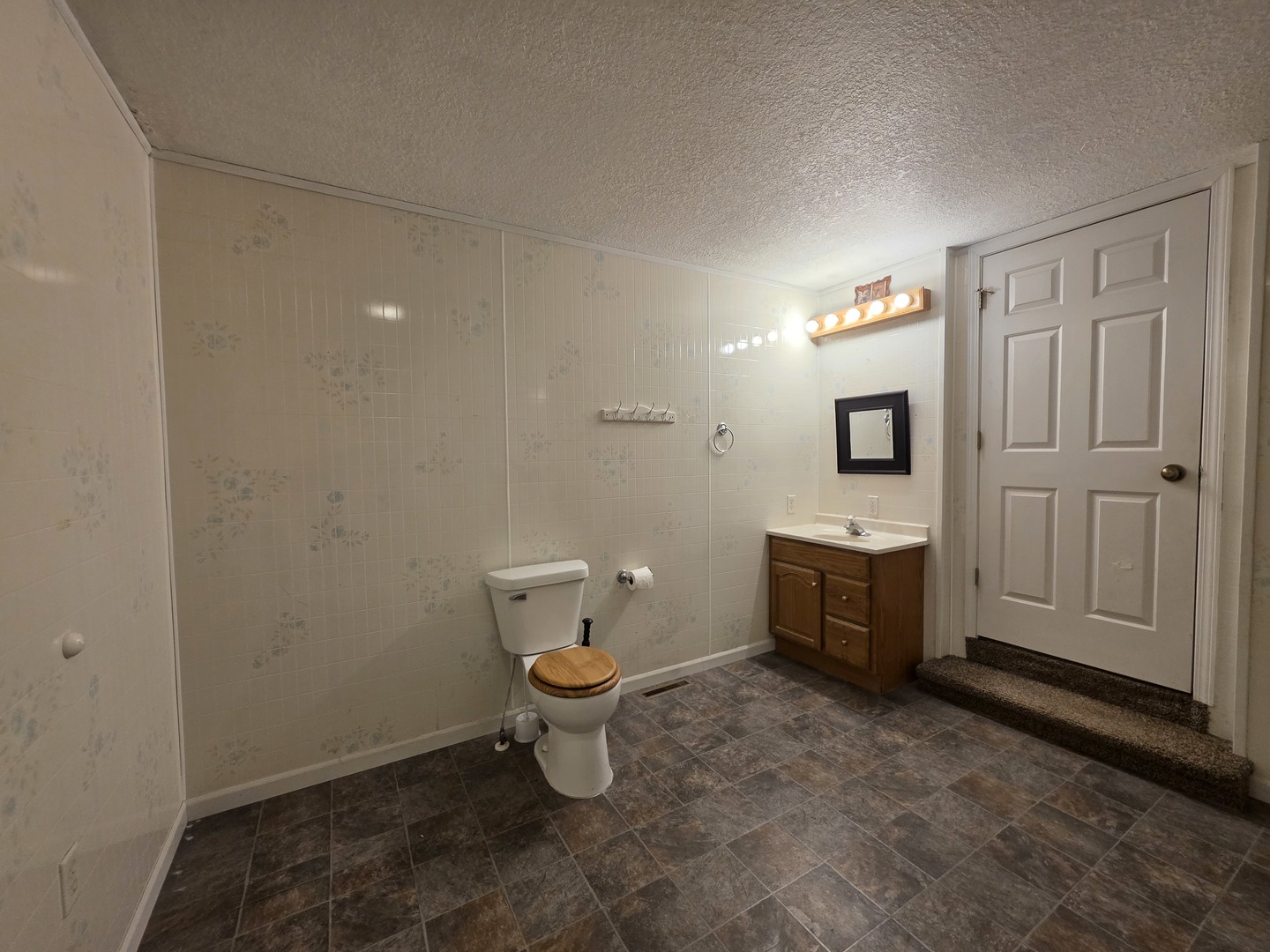 803 Monroe Street Property Photo 27