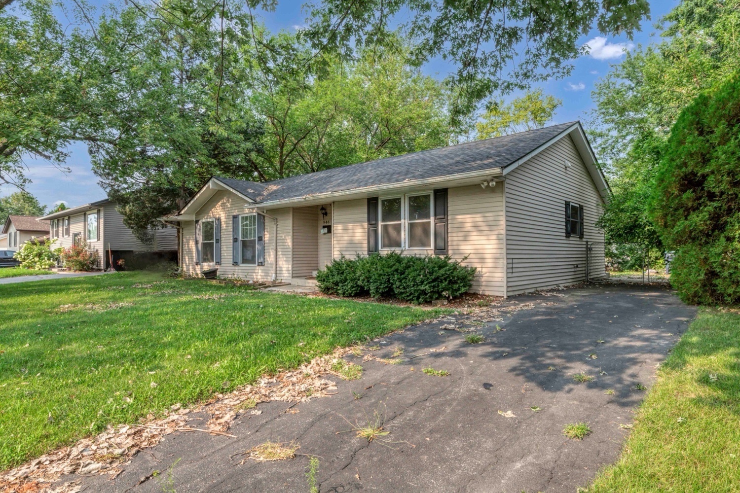 946 Harvard Lane Property Photo 16