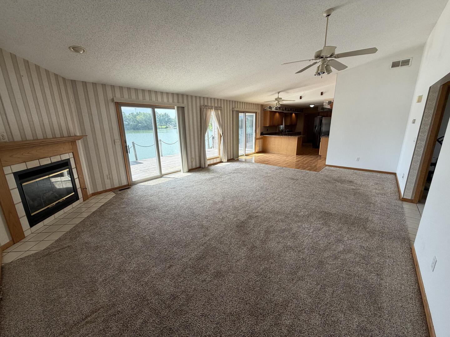29 N Shoreline Drive Property Photo 4