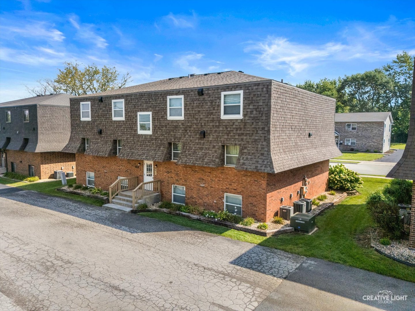 1119 Elizabeth Court Property Photo 3