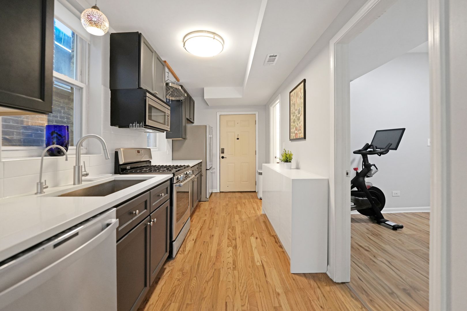 1427 W Superior Street 2f Property Photo 6