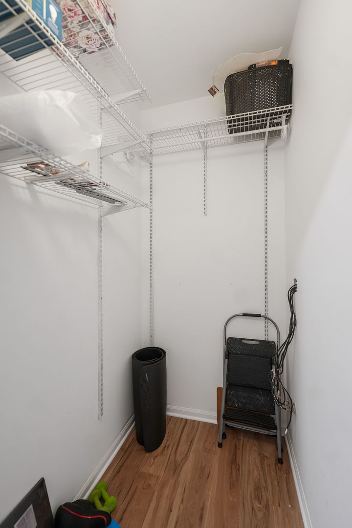 1427 W Superior Street 2f Property Photo 10