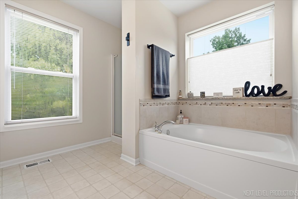 231 White Oak Street Property Photo 21