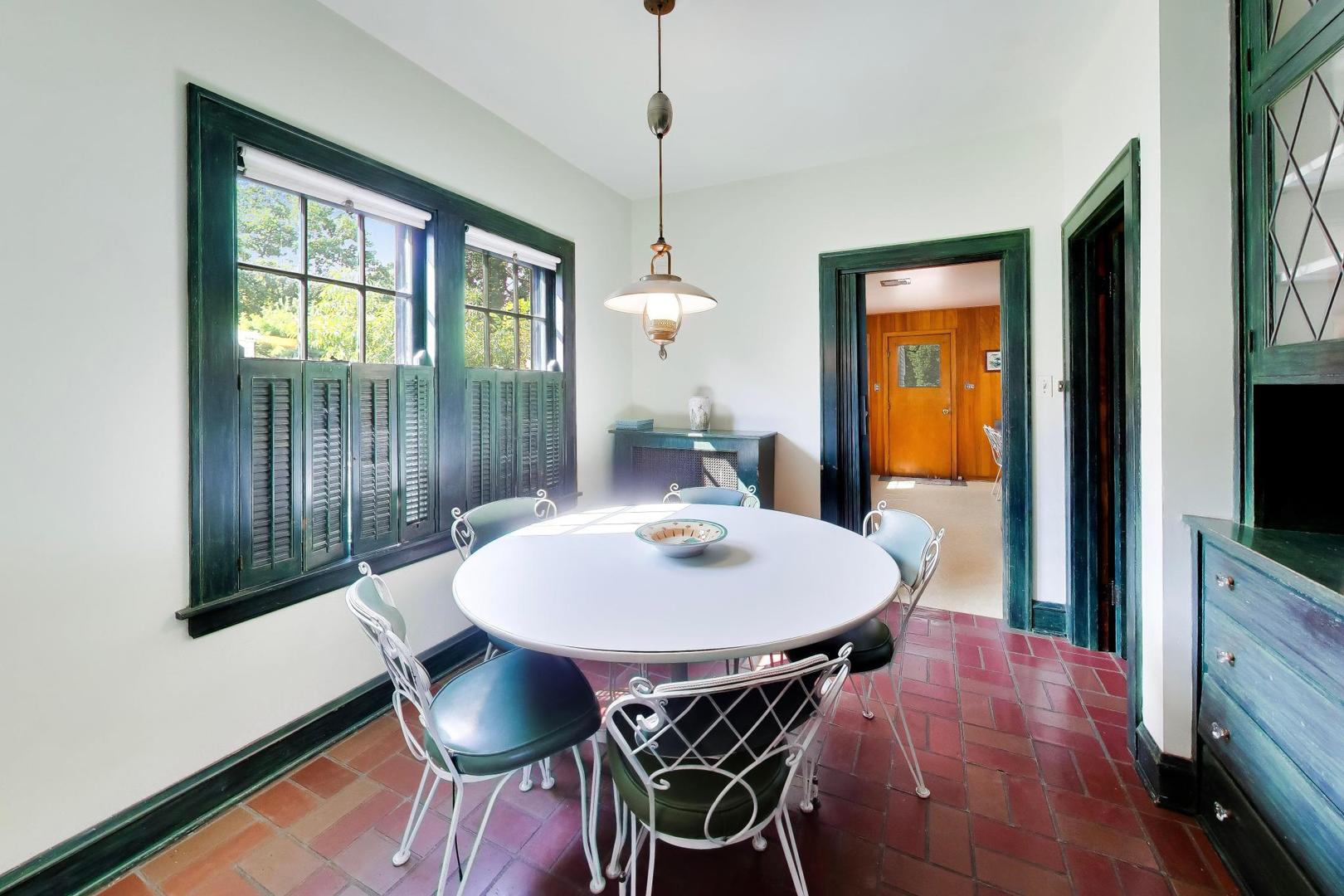 6136 Crain Street Property Photo 10
