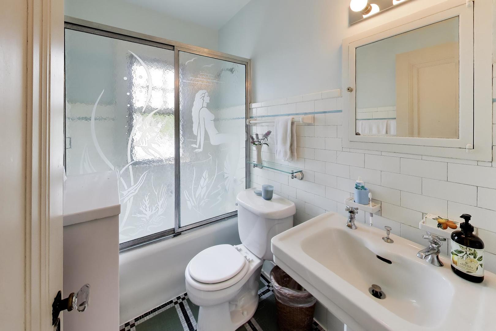 6136 Crain Street Property Photo 25
