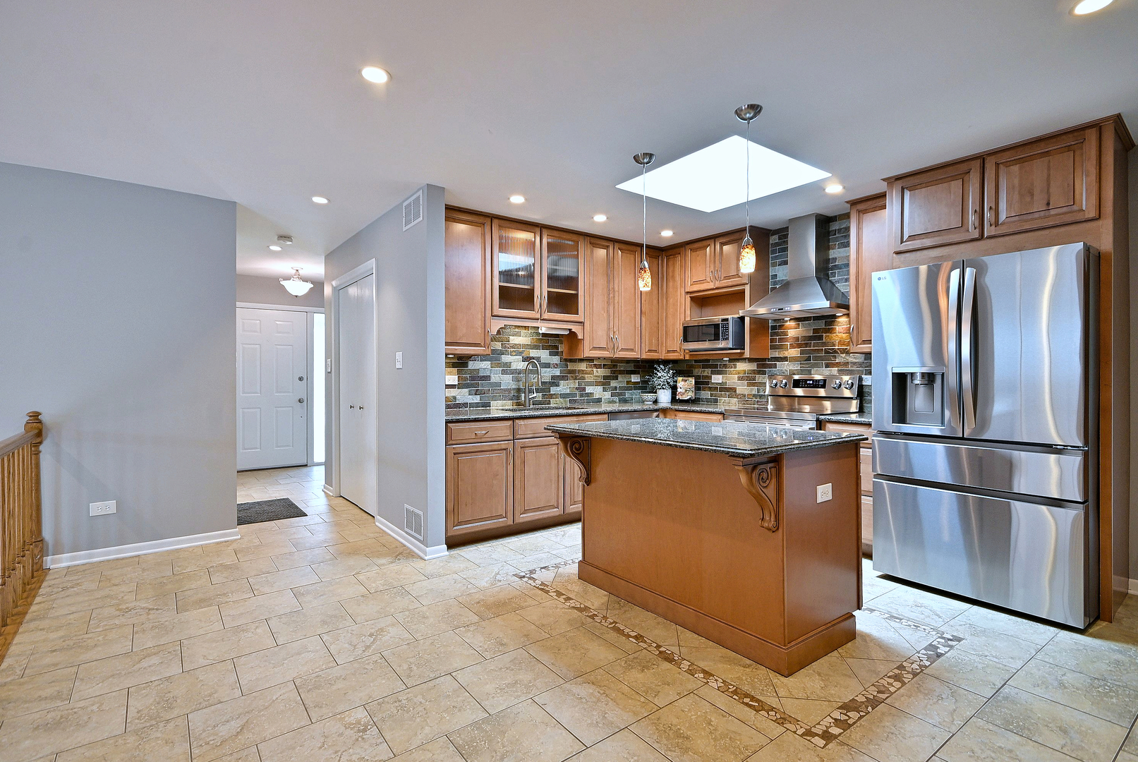 712 67th Street Property Photo 3